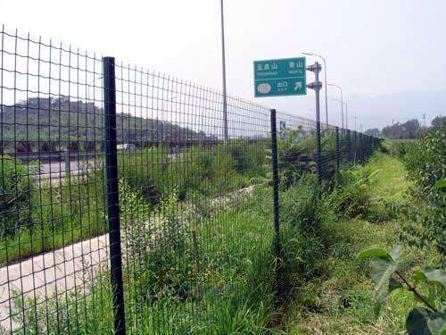 荷蘭網(wǎng)護(hù)欄 荷蘭網(wǎng)護(hù)欄